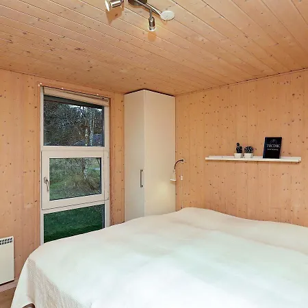 Hébergement de vacances Three-bedroom Holiday In 6