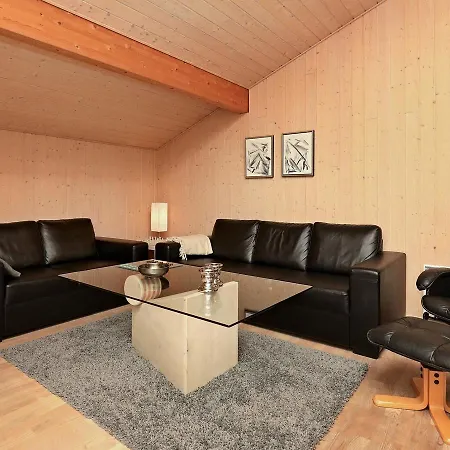 Hébergement de vacances Three-bedroom Holiday In 6 Ålbæk