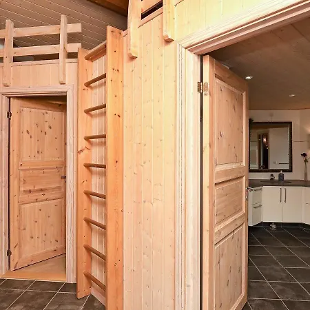 Three-bedroom Holiday In 6 *
