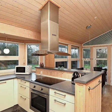Three-bedroom Holiday In 6 * Ålbæk
