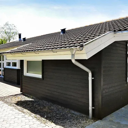 Three-bedroom Holiday In 6 Hébergement de vacances