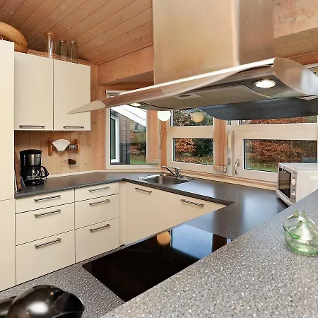 Hébergement de vacances Three-bedroom Holiday In 6