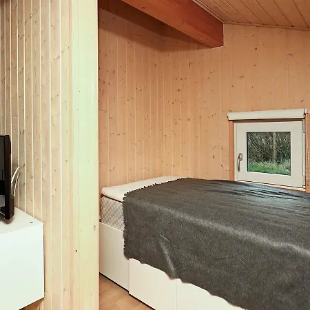 Hébergement de vacances Three-bedroom Holiday In 6